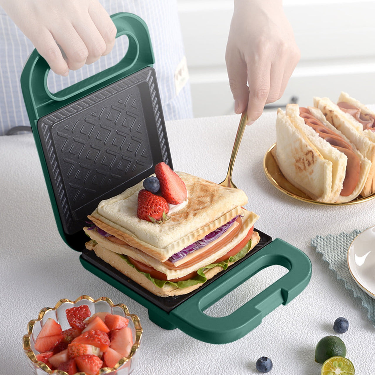 Mini Waffle Maker Machine,Sandwich Iron Maker Press Toaster Grilled Cheese Breakfast,Compact Design LED Indicator Lights,Portable Handle Non-stick for Breakfast,Dessert Green